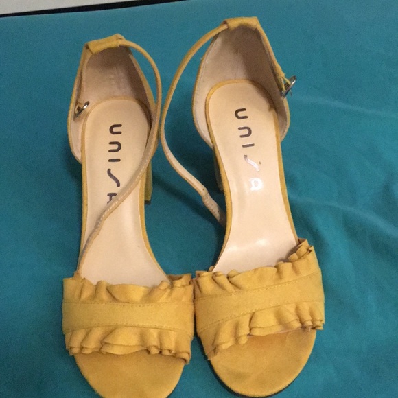 Yellow Sandals - Picture 3 of 7
